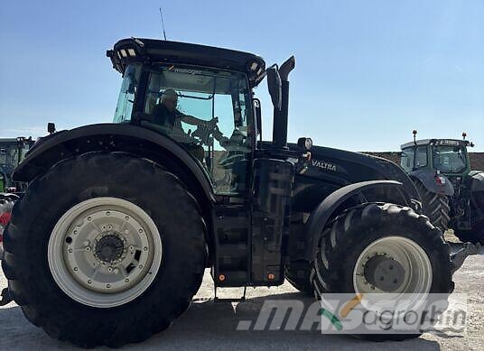 Valtra S354 Трактори