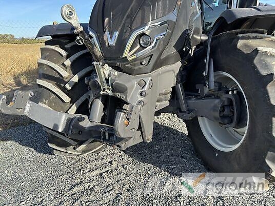 Valtra T215 VERSU Трактори