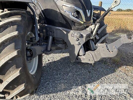 Valtra T215 VERSU Трактори