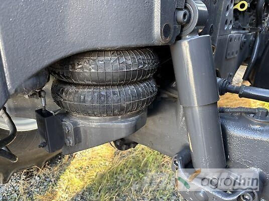 Valtra T215 VERSU Трактори