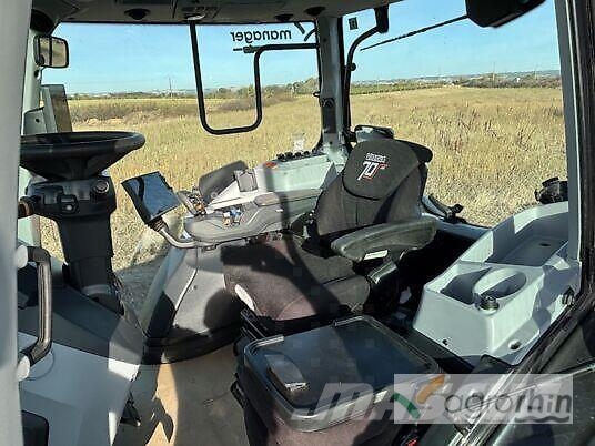 Valtra T215 VERSU Трактори