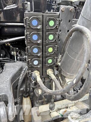 Valtra T215 VERSU Трактори
