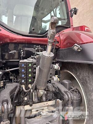 Valtra T215 VERSU Трактори