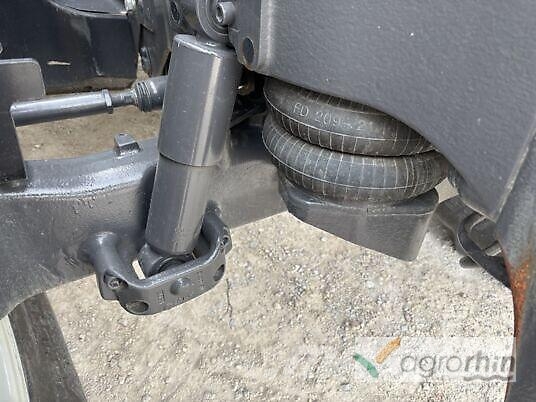 Valtra T215 VERSU Трактори