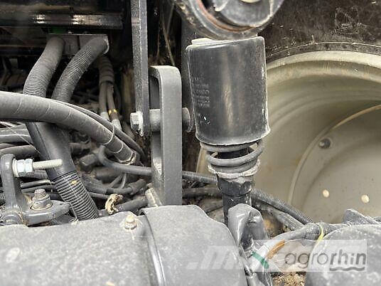 Valtra T215 VERSU Трактори