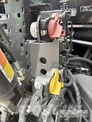 Valtra T215 VERSU Трактори