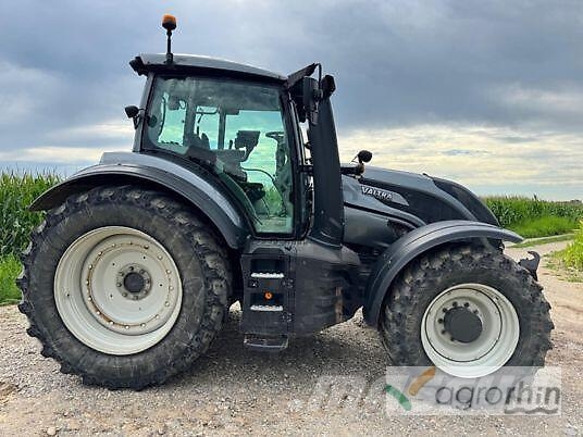 Valtra T234 VERSU Traktori