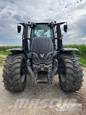 Valtra T234 VERSU Traktori