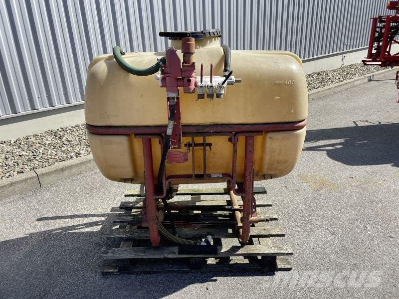  400 LITER SPRITZENBEHÄLTER ماكينات وملحقات تسميد أخرى