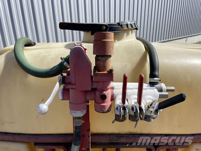  400 LITER SPRITZENBEHÄLTER ماكينات وملحقات تسميد أخرى