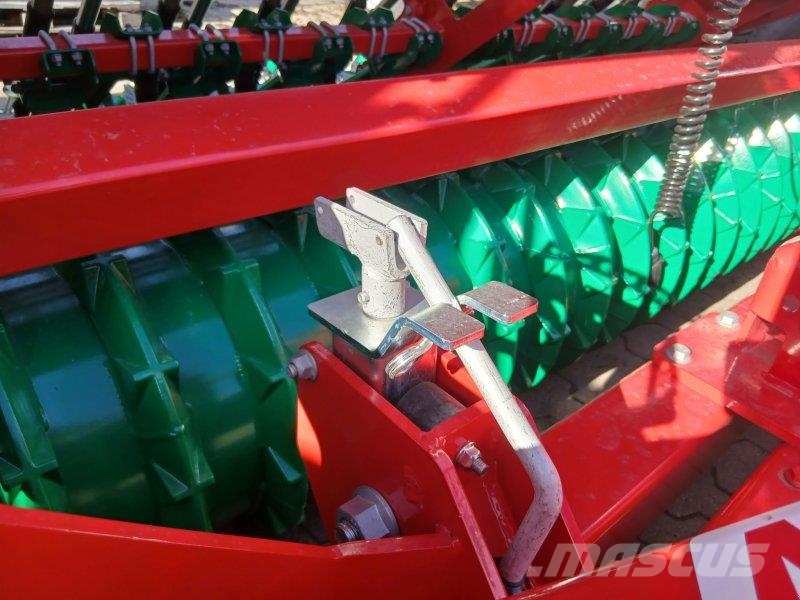 Agro-Masz ANA 30 + SN 301 - 24 Reihen Комбинирани редосеялки