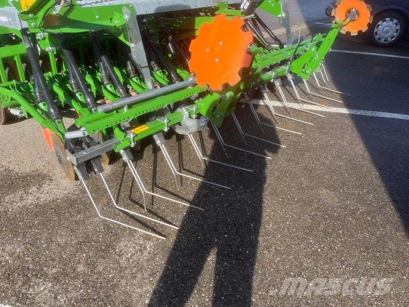 Amazone Cataya KE 3002 + Cataya 3000 spezial Semoir combiné