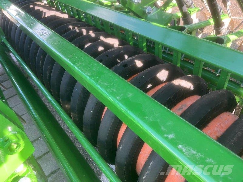 Amazone Cataya KE 3002 + Cataya 3000 spezial Semoir combiné