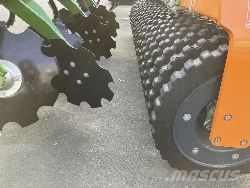Amazone CENIUS 3003 SUPER Kultivátory