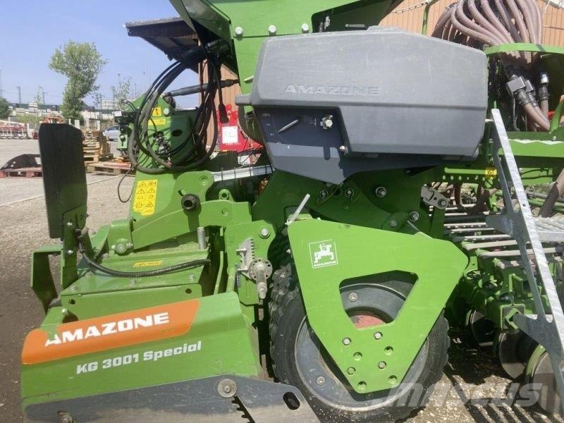 Amazone CENTAYA SUPER 3000 KG 3001 SP مثاقيب مدمجة