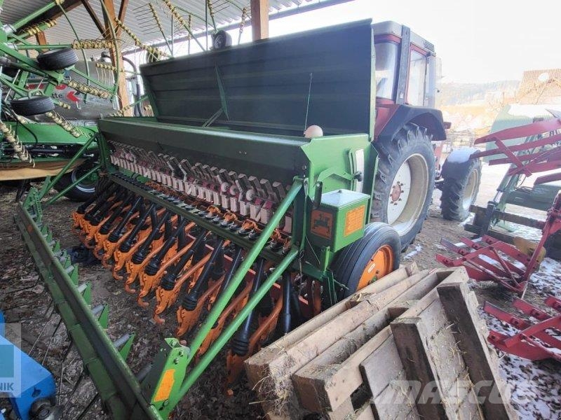 Amazone HRB302D mit Amazone D8/30 Spezial Perforadoras combinadas