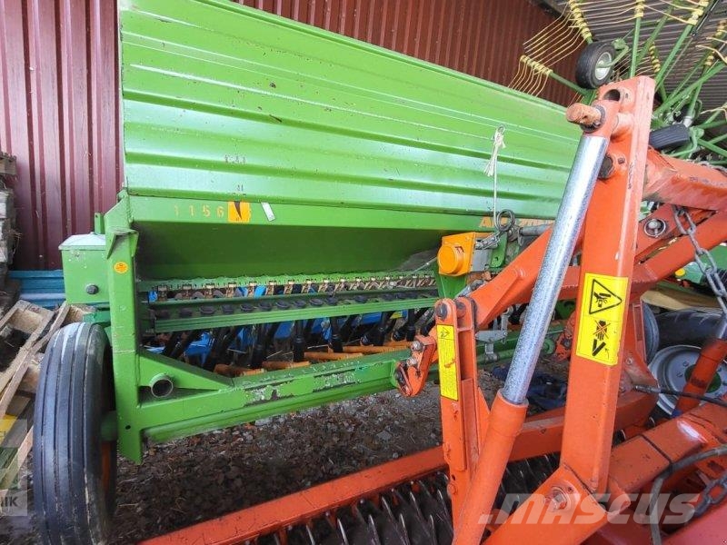 Amazone HRB302D mit Amazone D8/30 Spezial Perforadoras combinadas