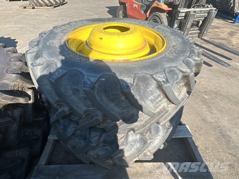 BKT 420/70R30 + Decken 420/80R46 Gume, točkovi i felne
