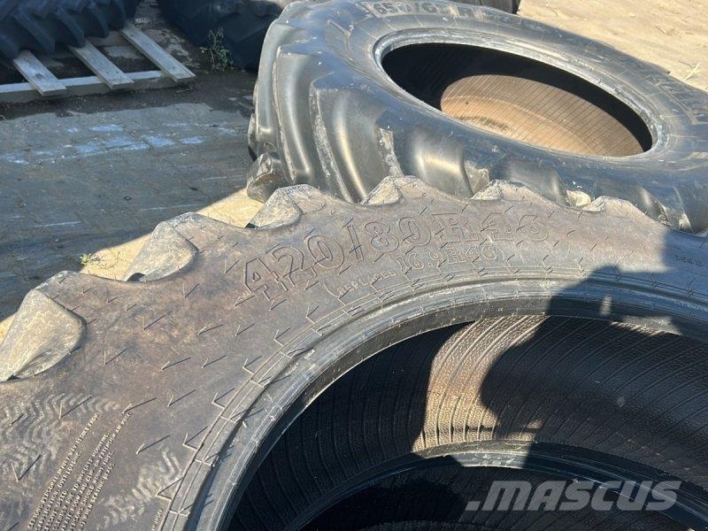 BKT 420/70R30 + Decken 420/80R46 Gume, točkovi i felne