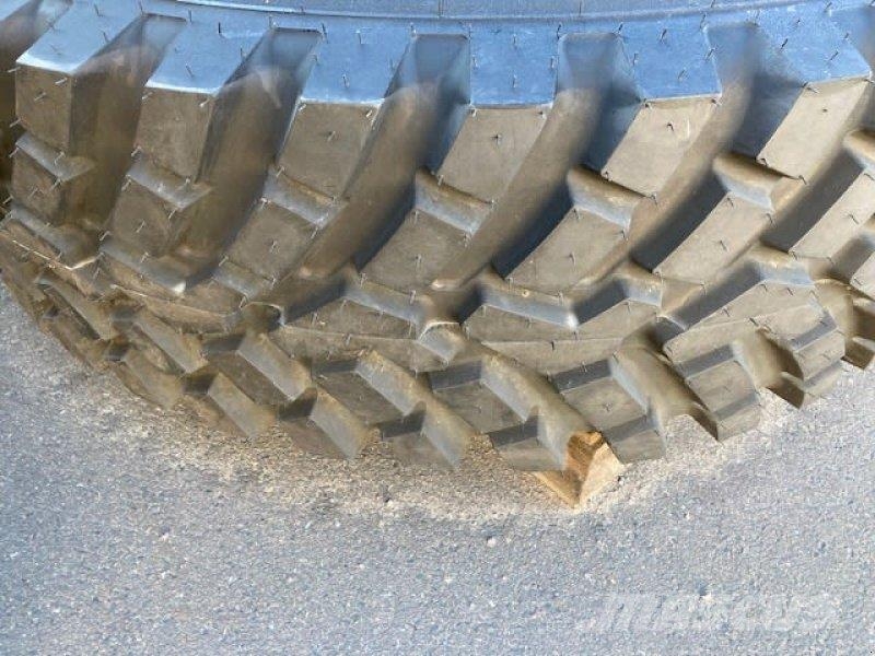 BKT 440/80 R34 Hjul, Dæk og Fælge