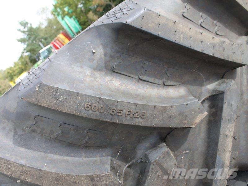 BKT 600/65 R28 Renkaat ja vanteet
