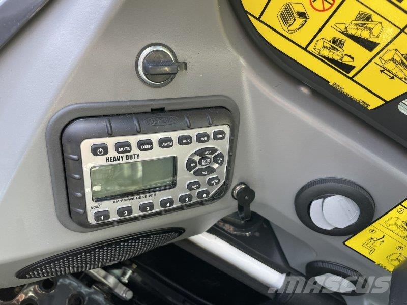 Bobcat T450 E لوادر انزلاقية التوجيه
