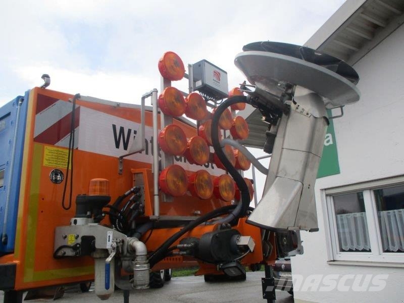Bucher YETI W40 #552 معدات نشر الرمال والملح
