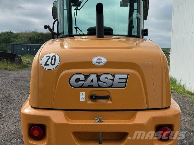 CASE 221F Kolové nakladače