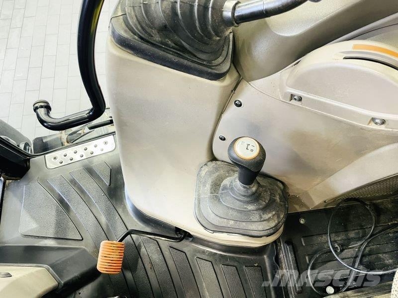 Case IH FARMALL 95U Трактори