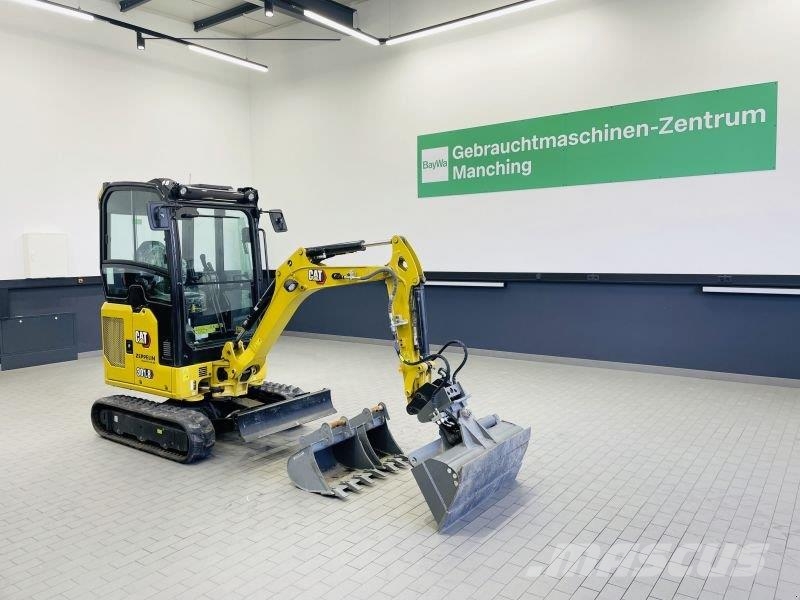 CAT 301.8-05A حفارات بعجل