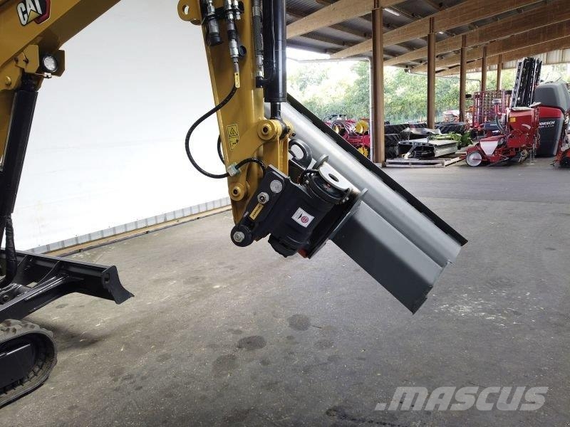 CAT 303.5CR-07A Ekskavatori uz riteņiem