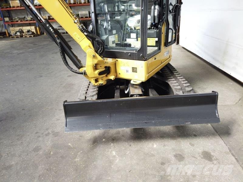 CAT 303.5CR-07A Ekskavatori uz riteņiem