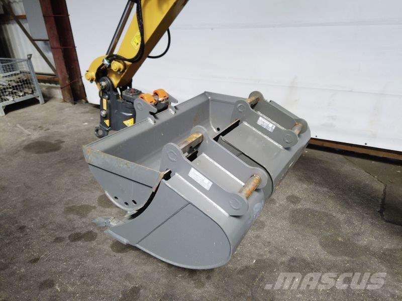 CAT 303.5CR-07A Ekskavatori uz riteņiem