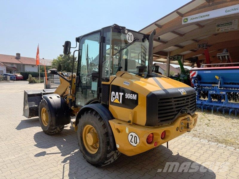 CAT 906 M لوادر بعجل