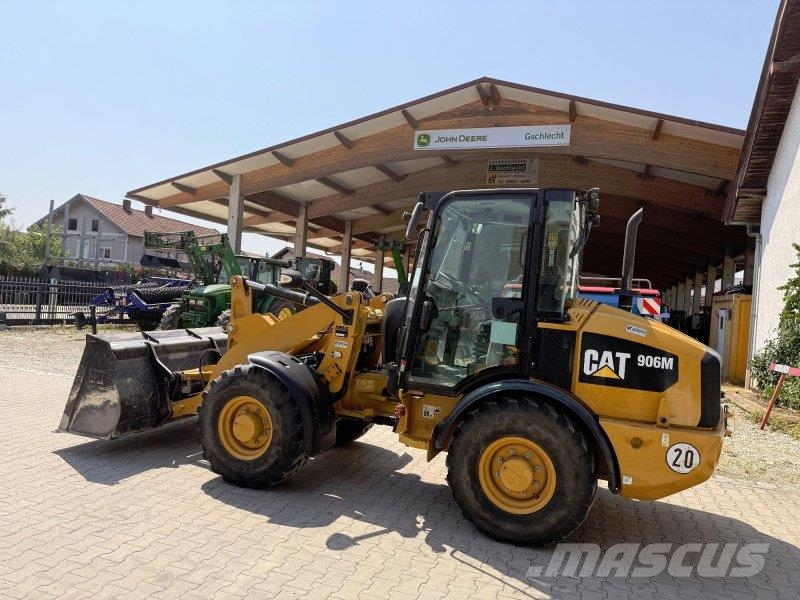 CAT 906 M لوادر بعجل
