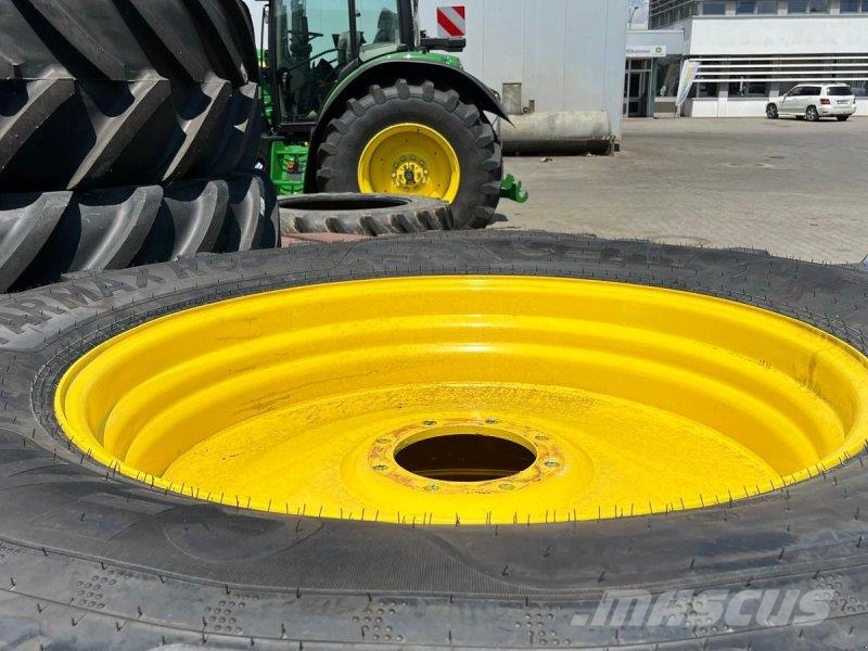 Ceat Rädersatz 2 x 650/65 R42 + 2x540/65 R30 mit Felge  Gume, točkovi i felne