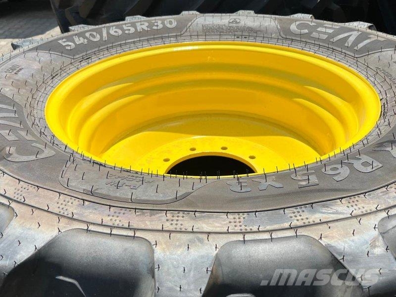 Ceat Rädersatz 2 x 650/65 R42 + 2x540/65 R30 mit Felge  Gume, točkovi i felne