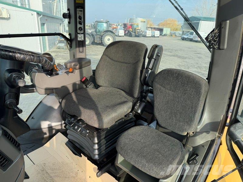 Challenger MT 765 C Tractors