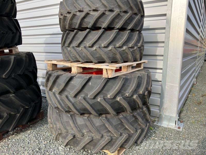 CLAAS 440/65R28 480/70R38 TRELLEBORG Otras máquinas y aperos de labranza