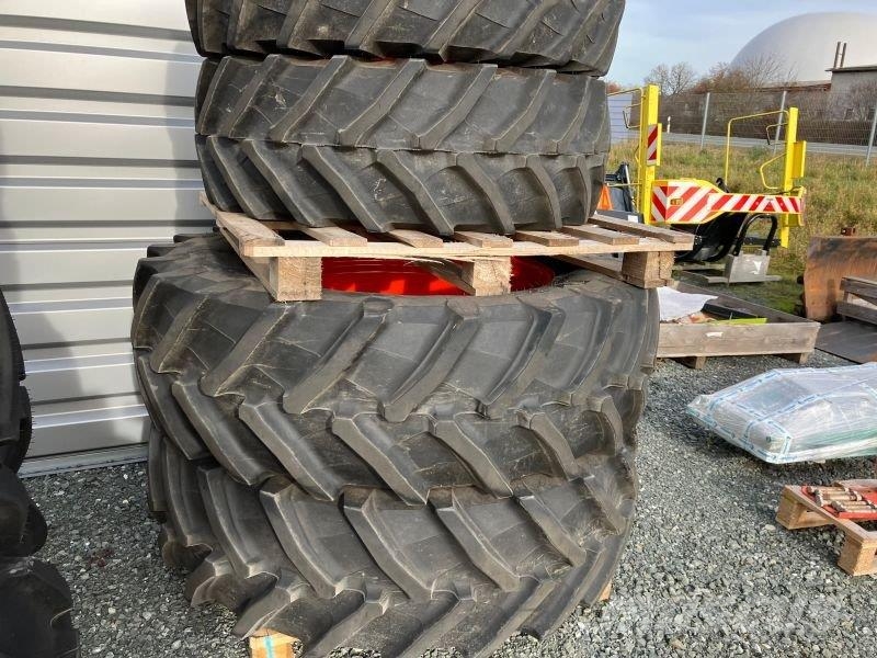 CLAAS 440/65R28 480/70R38 TRELLEBORG Otras máquinas y aperos de labranza