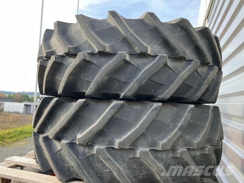 CLAAS 440/65R28 480/70R38 TRELLEBORG Otras máquinas y aperos de labranza