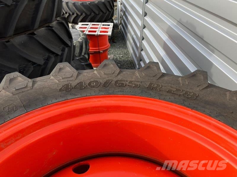 CLAAS 440/65R28 480/70R38 TRELLEBORG Otras máquinas y aperos de labranza