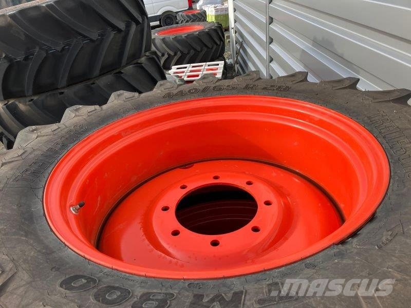 CLAAS 440/65R28 480/70R38 TRELLEBORG Otras máquinas y aperos de labranza