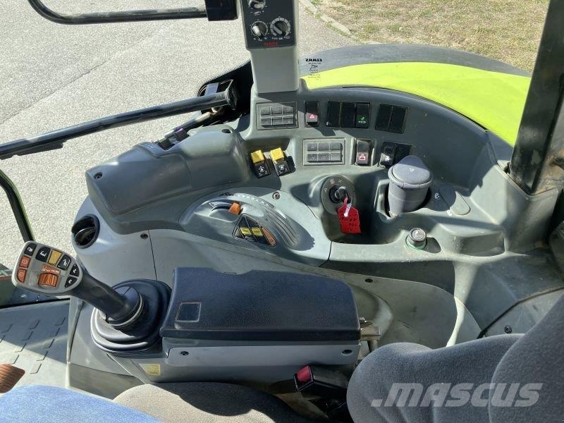 CLAAS ARION 460 CIS+ Traktory