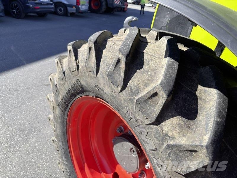 CLAAS ARION 470 COMFORT + FL 120 C Tractoren