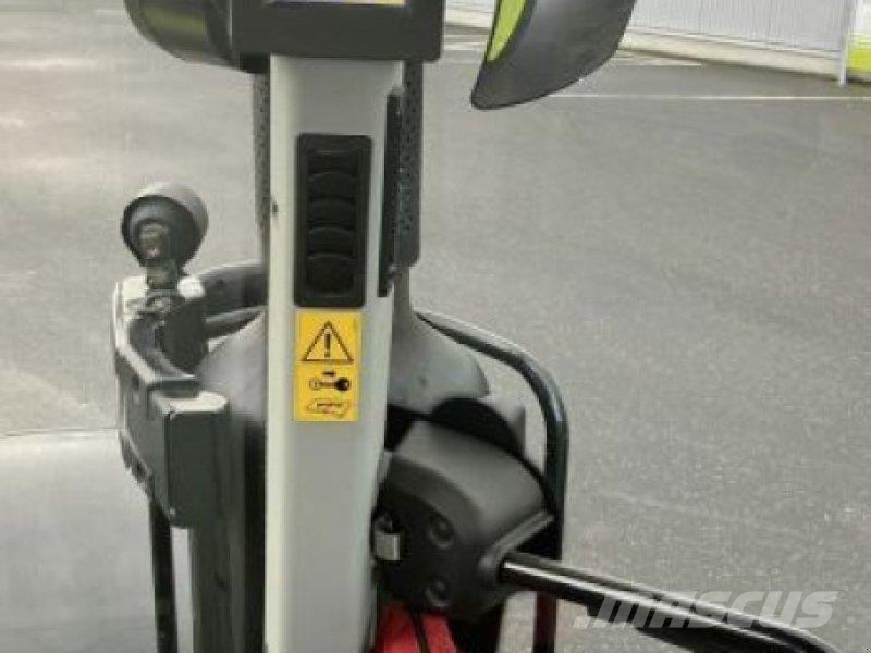 CLAAS ARION 510 CIS HEXASHIFT Tractors