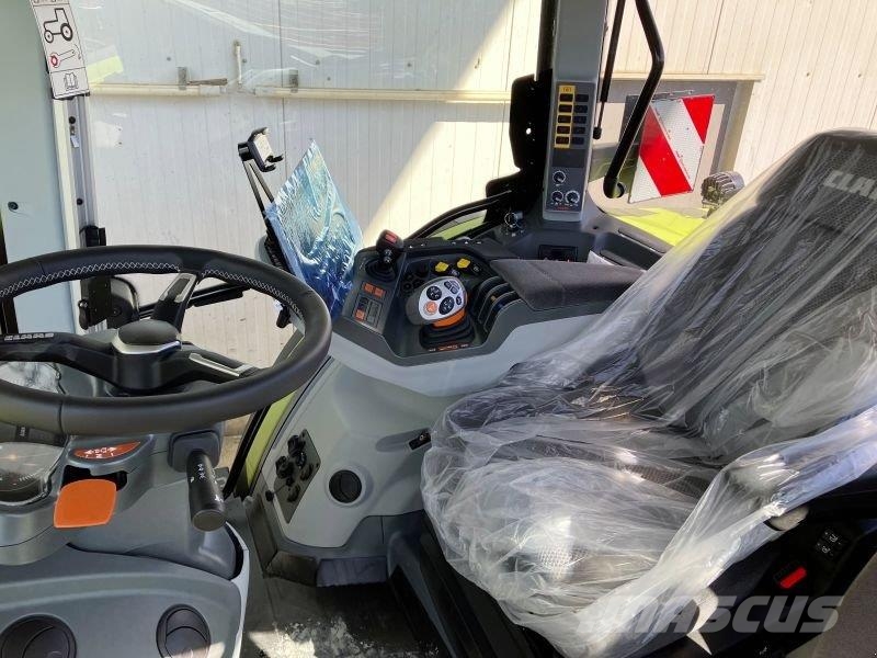 CLAAS ARION 530 CMATIC CEBIS Tractoren