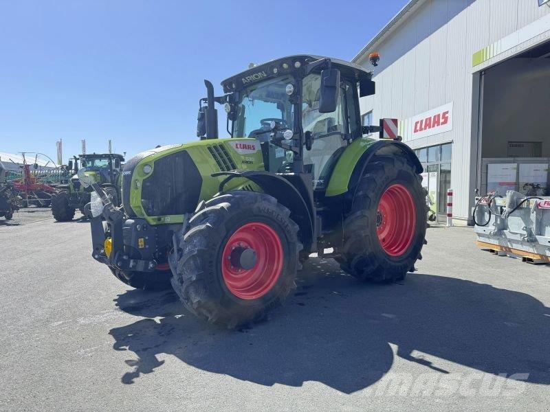CLAAS ARION 530 CMATIC CEBIS Tractoren