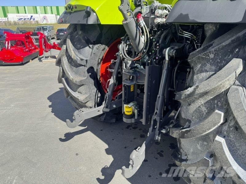 CLAAS ARION 530 CMATIC CEBIS Tractoren