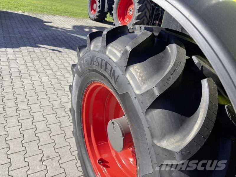 CLAAS ARION 530 CMATIC CEBIS Трактори